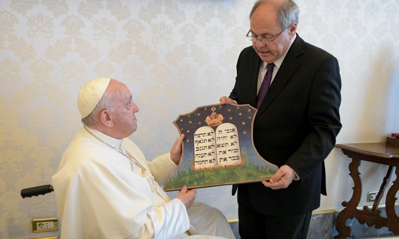 "פתיחת הארכיונים של הוותיקן מהווה עשיית צדק"