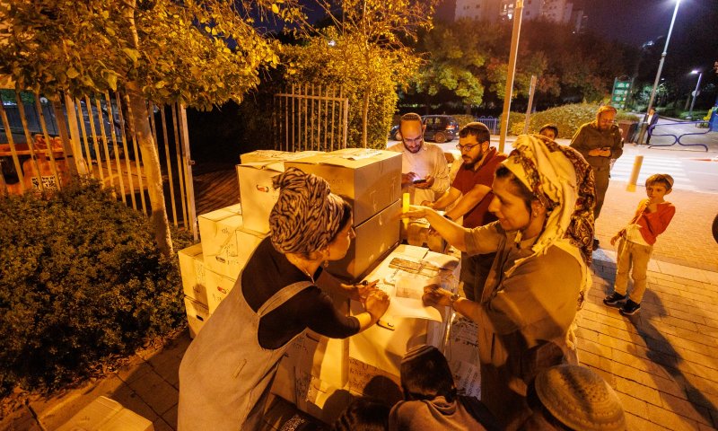 ככה נראה המרכז הלוגיסטי שהקימו בתנועת תקומה