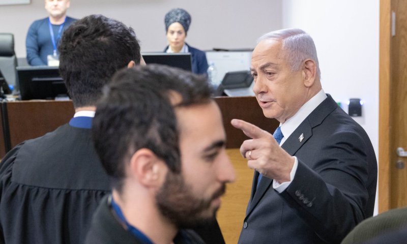 נתניהו התפרץ לעבר השופטים, השופטת נזפה בו: "שמענו אותך"