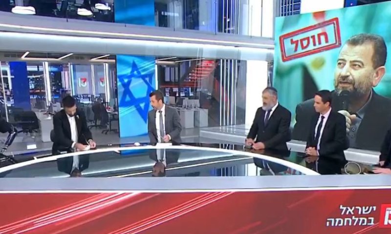 צפו: איש התקשורת הערבי חילק בקלאוות באולפן