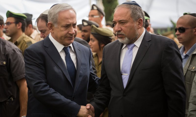 הישורת האחרונה: ליברמן ונתניהו ייפגשו לדון בפשרה