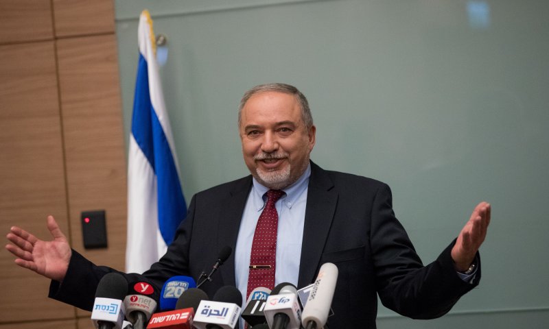 סקר: ליברמן מתחזק; בנט עוקף את איחוד הימין