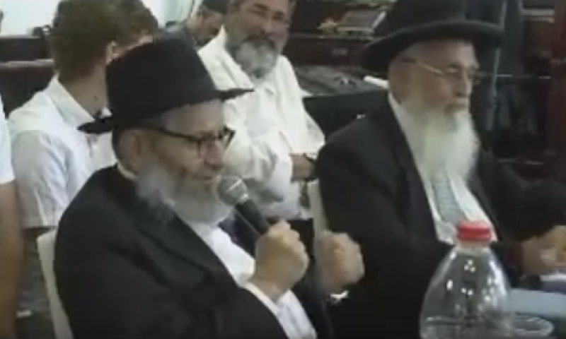 "מדברים על אחרים ולא מסתכלים על עצמנו"