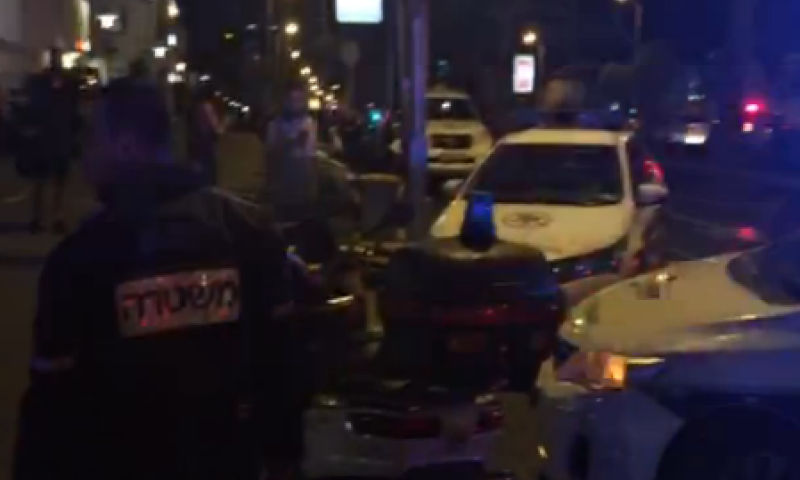 לאחר הירי: שוטר הכניס את המחבל לביתו ונתן לו לשתות