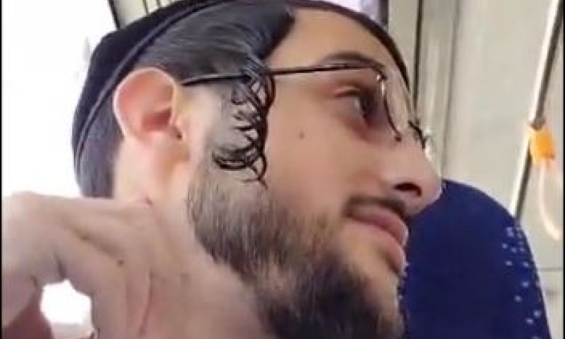 נוסעת מוסתת תקפה קצין חרדי: "לך לצבא" | תיעוד
