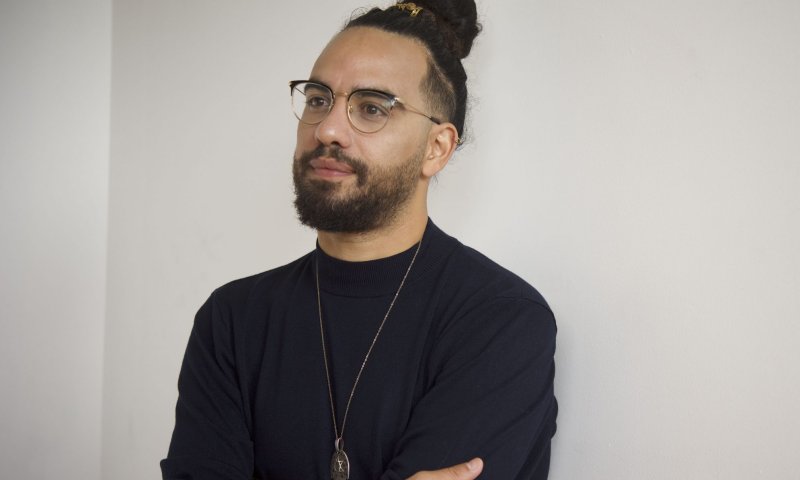 הערב: בניה ברבי בהופעה מלאה אצלכם בסלון