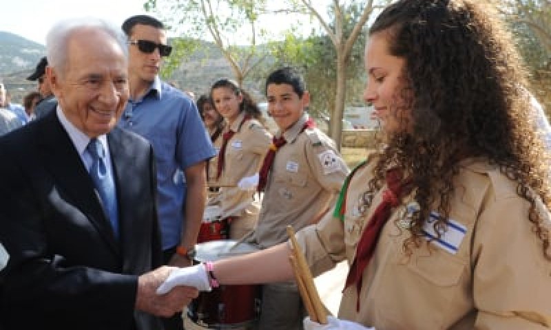 מכון פוע"ה מדריך: כיצד יימנע הגבר מלחיצת יד של אשה?