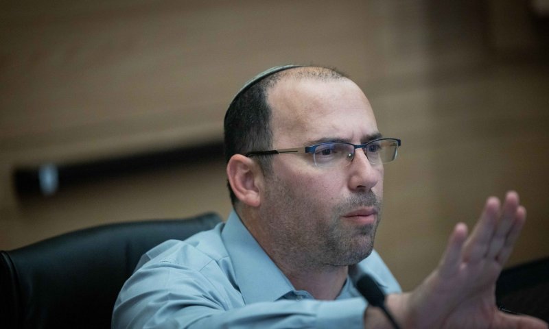 רוטמן: השופט עמית דופק על השולחן רק על "אלימות מתנחלים"