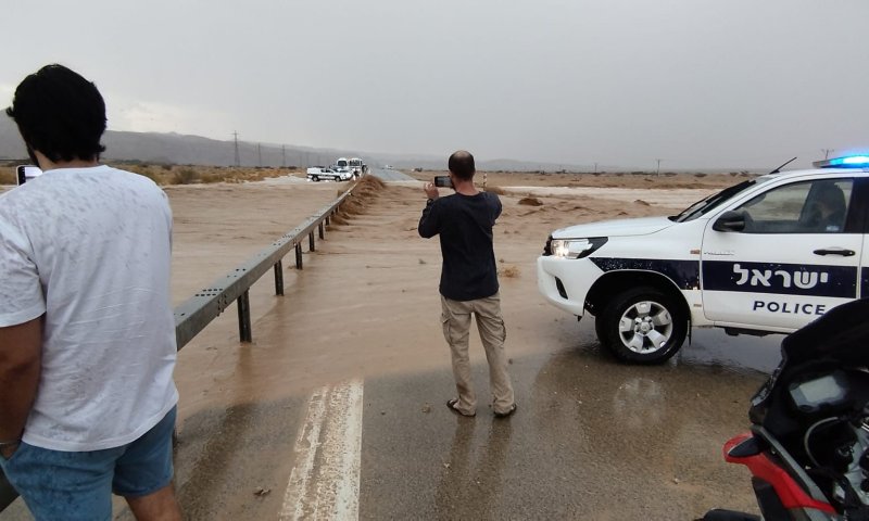 בעקבות השיטפונות: היציאות מאילת נחסמו לתנועה