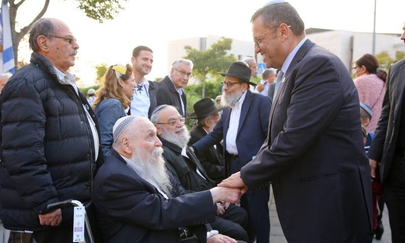 ליאון: "הרב דרוקמן &ndash; מגדולי הדור בתורה ובחוכמה"
