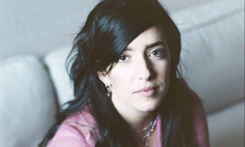 "אין לי יום אין לי לילה": הזמרת הסרוגה בשיר חדש