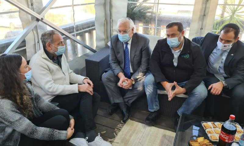 השגריר פרידמן בטל מנשה: "להישאר כאן ולצמוח"