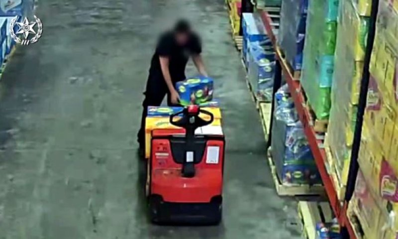 נחשפה: רשת להברחת פלאפונים לאסירים בטחוניים