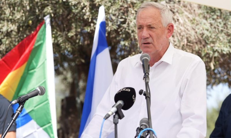 גם גנץ נשבר: מגנה את האלימות בתל אביב