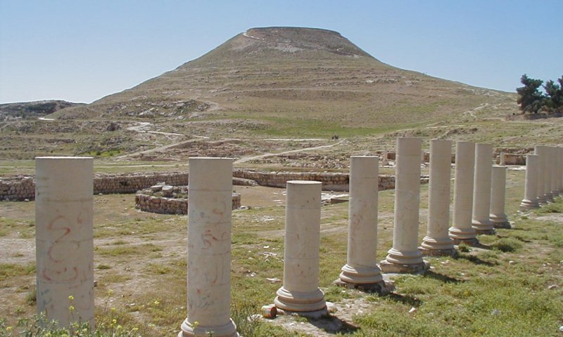 הרודיון: תככים ומזימות בארמון המלכותי