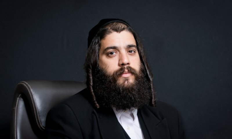 דרמה באלעד: בנו של השר הודח מראשות העיר