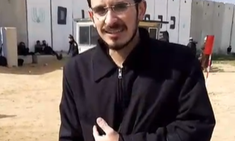 עם קביים: הפצוע הגיע לחסום את מעבר כרם שלום