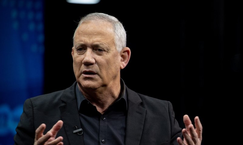 באישור בנט: פגישה חריגה ברמאללה