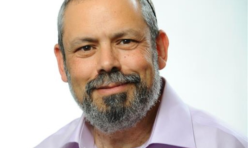 איך שופט יכול לדון בתיק של עמותה שהעניקה לו פרס?