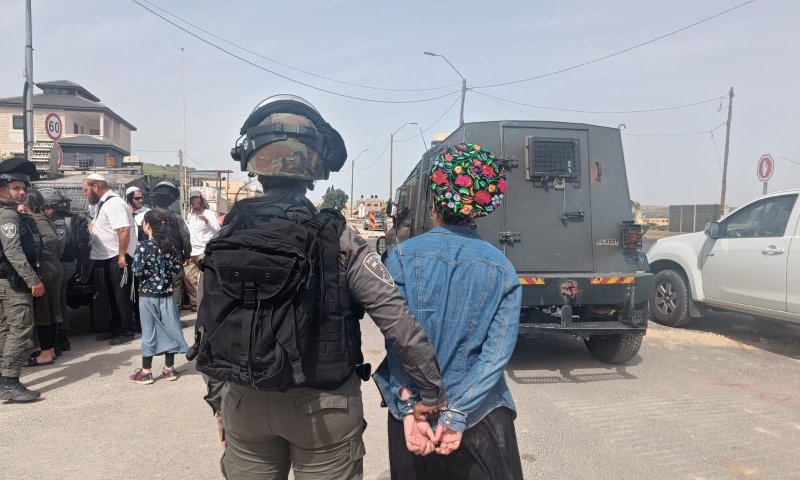 מחאה בעקבות הפיגוע: אם ובתה נעצרו באלימות