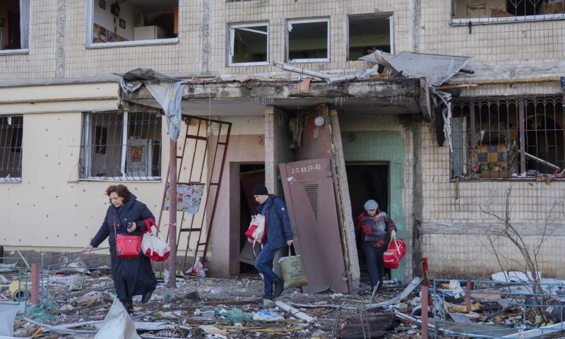 בית ספר לאומנות במריופול הופצץ, 400 אזרחים במקום