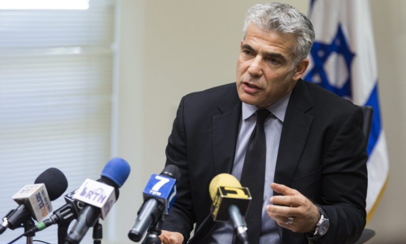 לפיד מאיים על ראשי חמאס: "לא נעצור"