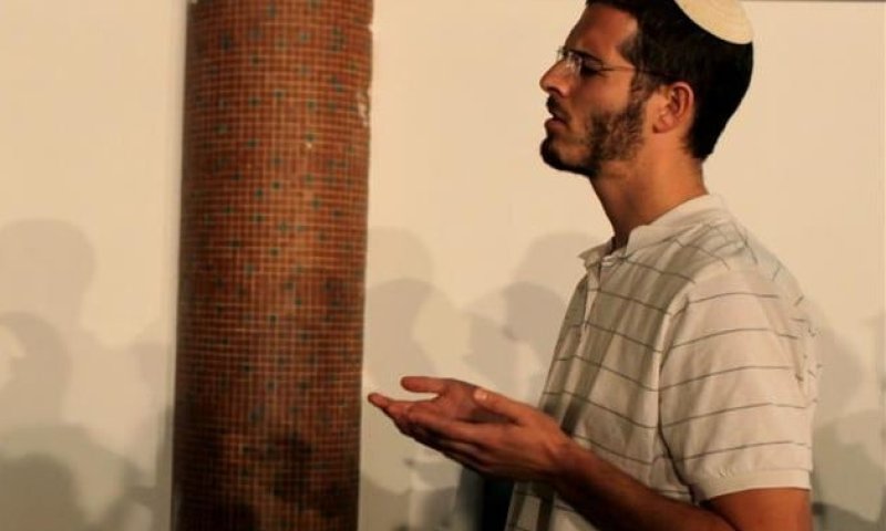 אלוהים גדול כאשר בית הכנסת פתוח לכולם