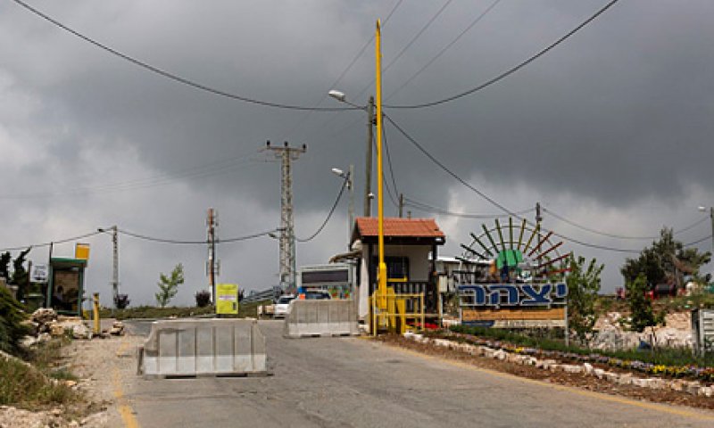 תושבת יצהר: "שוטרים איימו שיקחו את ילדיי"