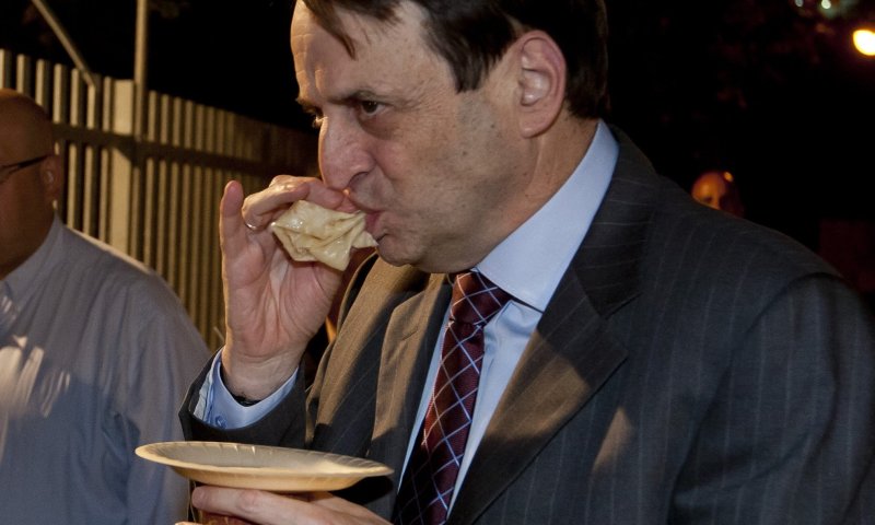 לכל הפוליטיקאים האשכנזים שיורדים לנגב לחגיגות המימונה