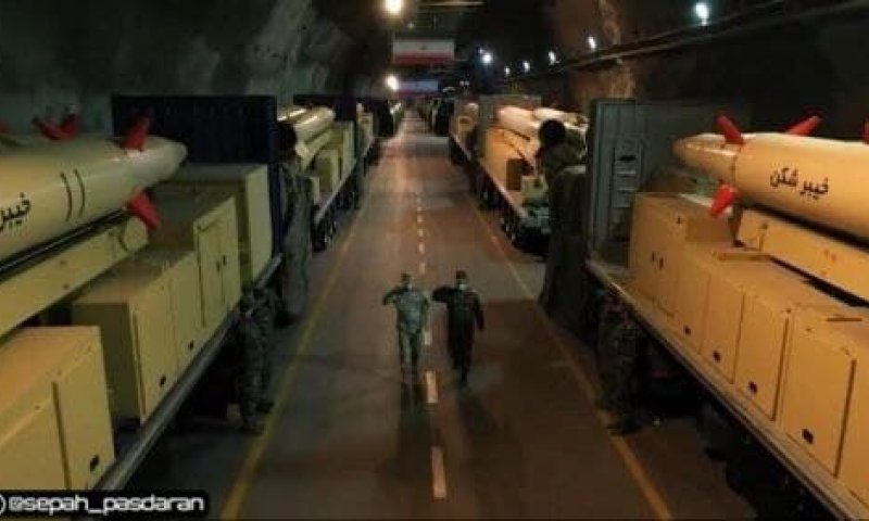 איראן חושפת טיל חדש שעמיד למערכת כיפת ברזל