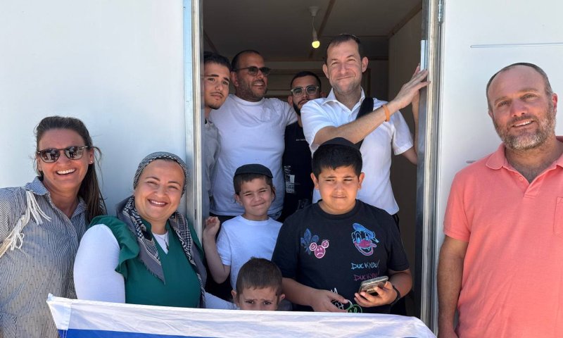 משפחת אברג'יל מפריז עלתה לשומרון: "אין עתיד בצרפת"