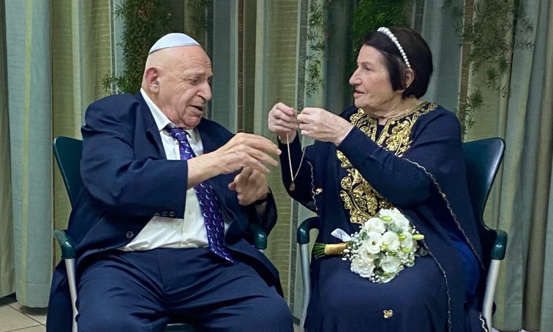 משה ולונה נישאו בגיל 88: "רציתי גבר שישמור עליי"