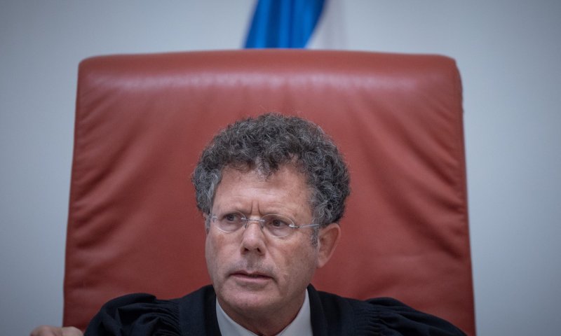 יצחק עמית לא עוצר: קבע דיון נוסף בערעור על סמכות יריב לוין