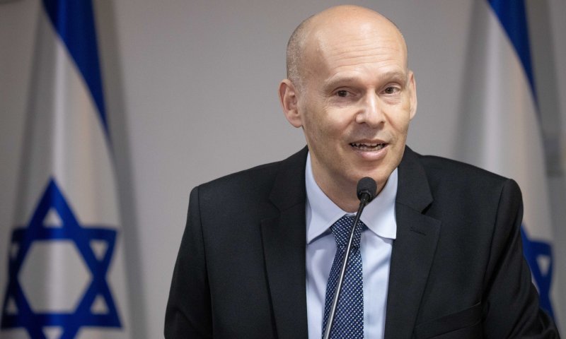 המשפטן הבכיר טוען: פרקליט המדינה עבר על החוק