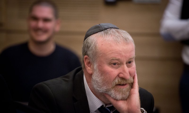 פעילי שמאל נחקרו בחשד להשחתת קבר אבי היועמ"ש