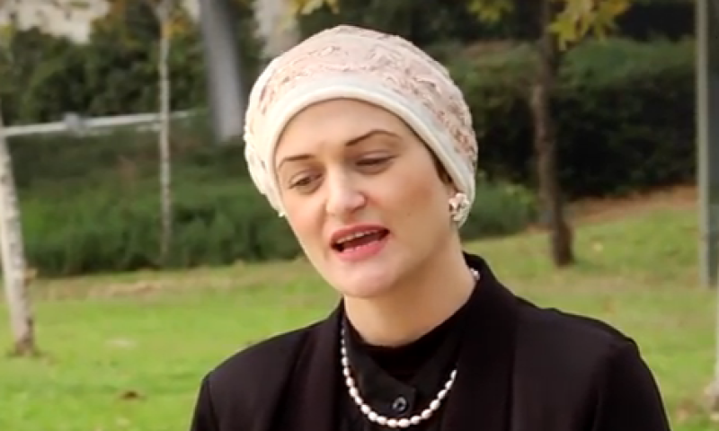 צפו: הרבנית של הוואטסאפ