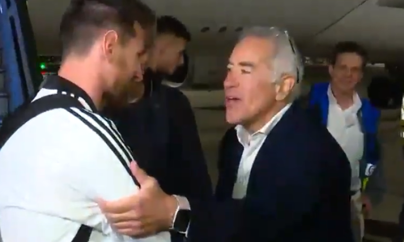 צפו: נבחרת ארגנטינה ומסי נוחתים בישראל