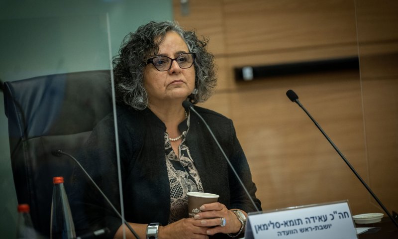 תומא-סלימאן תוקפת: "מרסקים את חופש הביטוי"