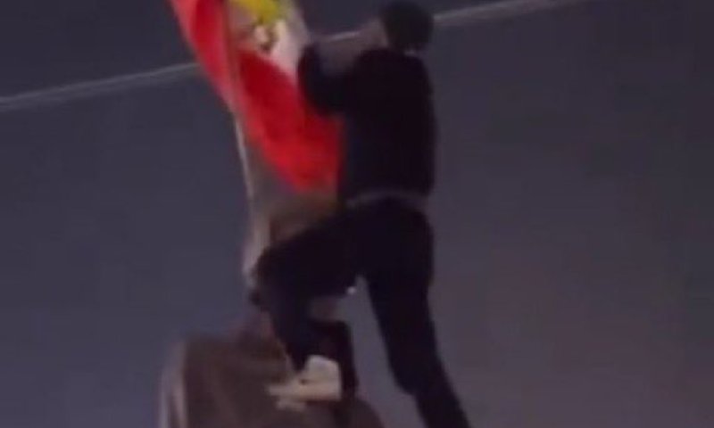 איראן רגע מפיצוץ: קרבות ברחובות טהראן, הרוגים למשמרות המהפכה