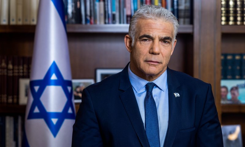 לפיד נגד נתניהו: נכשלת, אל תסייע לחיזבאללה