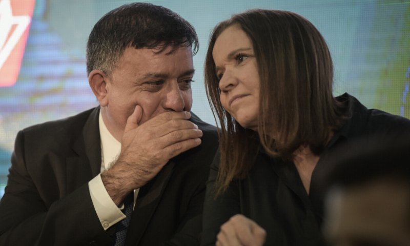 גבאי תקף; בנט ושקד: בכלל לא קראת את התכנית