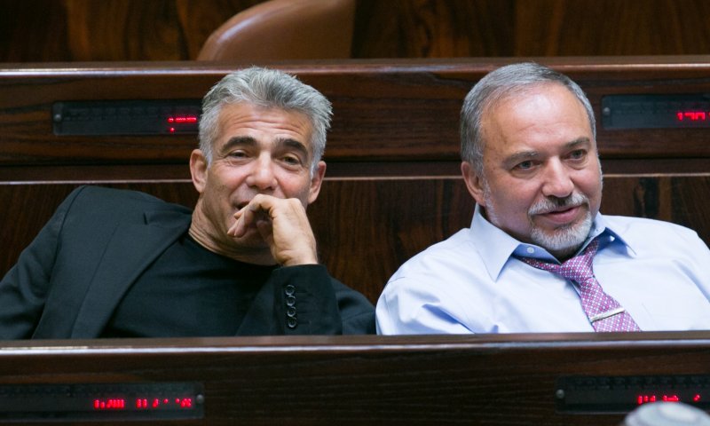 ליברמן ולפיד, אל תעצרו את המהפכה החרדית