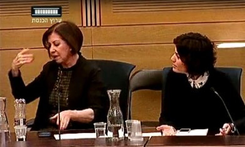 "זהבה, את עובדת בשבילי"; צפו בעימות