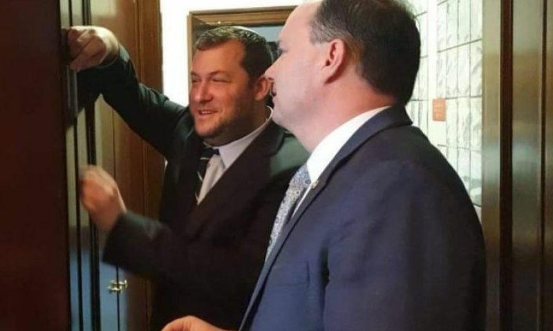 הסנאטור חלה בקורונה, דגן קרא להתפלל לרפואתו