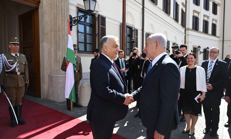 אורבן לצד נתניהו: "הקהילה היהודית בהונגריה &ndash; הבטוחה באירופה"