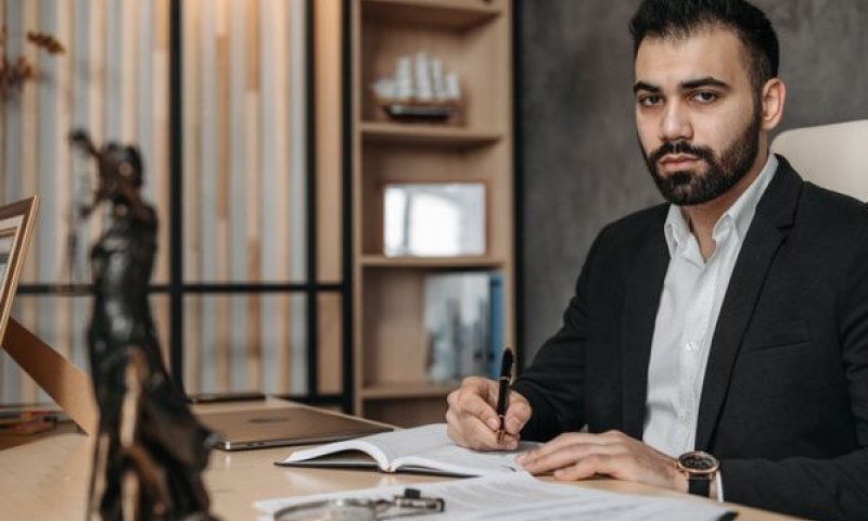 עורך דין הוצאה לפועל: מי הוא ומה תפקידו?