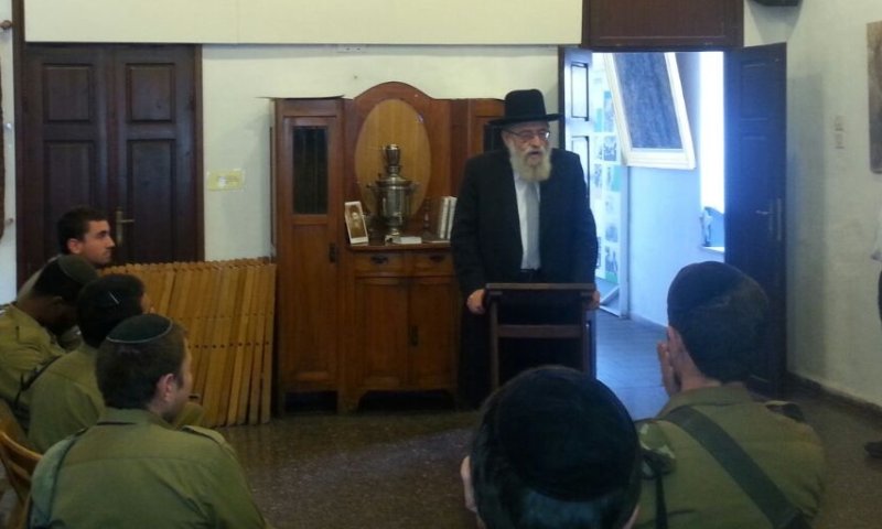 הרב שטרן לחרדים: "אתם הולכים בדרך הרב קוק"