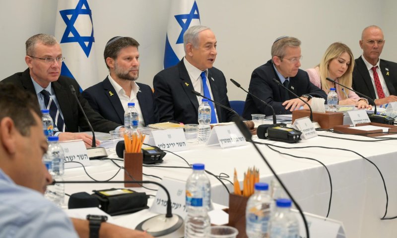 רה"מ על היועמ"שית: "היא לעומתית לנו, צריך לפתור את זה"