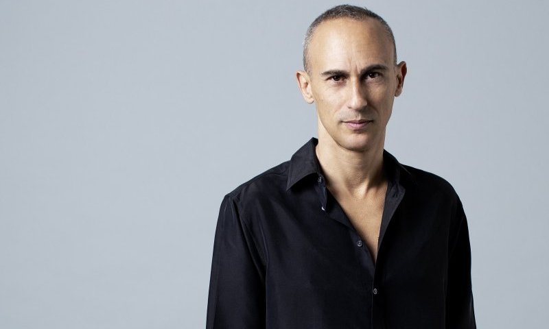 צפו: אסף אמדורסקי במחווה לשלום חנוך