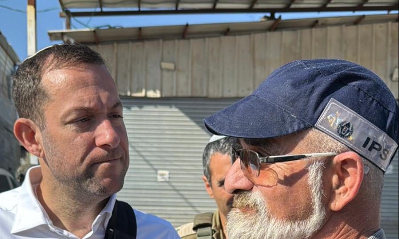 עמי תושב עמנואל משחזר את הפיגוע: "פתחתי באש והם נמלטו"